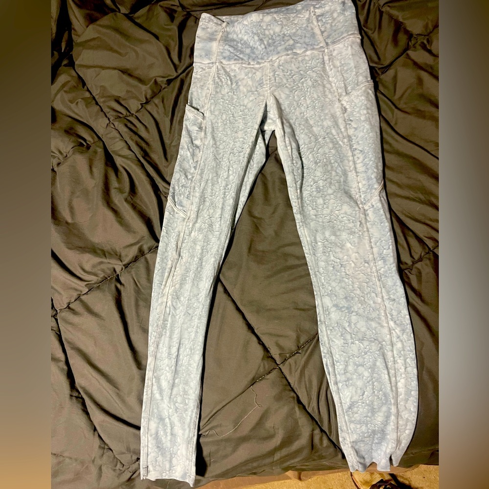 Lululemon - size 6 Align with pockets